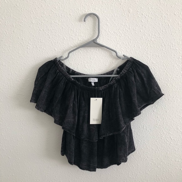 Tobi Tops - Tobi Off the Shoulder Crop-top